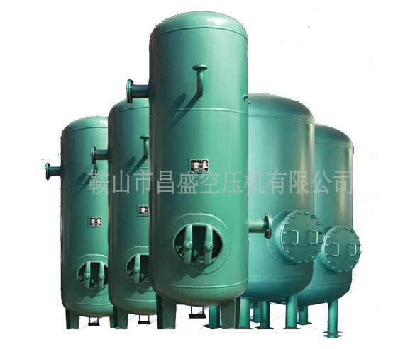 【立式储气罐】的设计与施工。